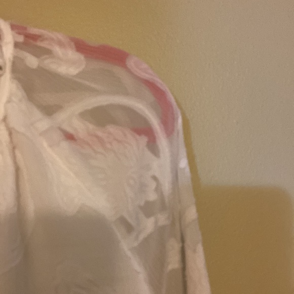 Belle by Kim Gravel, medium lined lace blouse - Picture 7 of 9